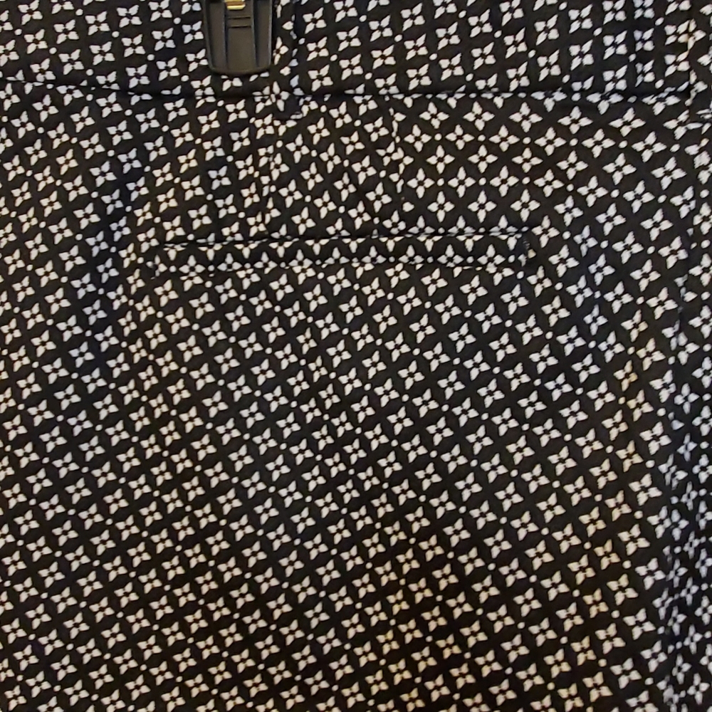 Lane Bryant 28 black white pattern The Lena capris crop ankle pants stretch - Picture 3 of 7